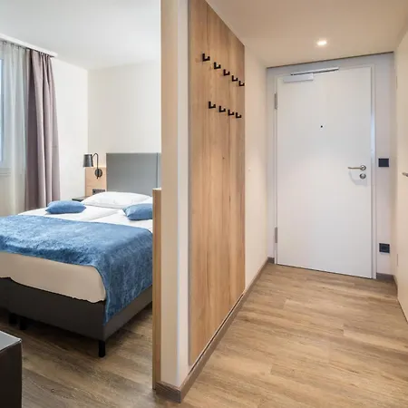 Western München Airport Hotel 4*